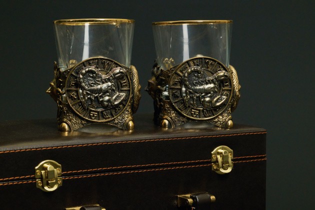 Стакан для виски Зодиак "Скорпион"  2 шт.  в подарочном кейсе с художественным оформлением 310 мл