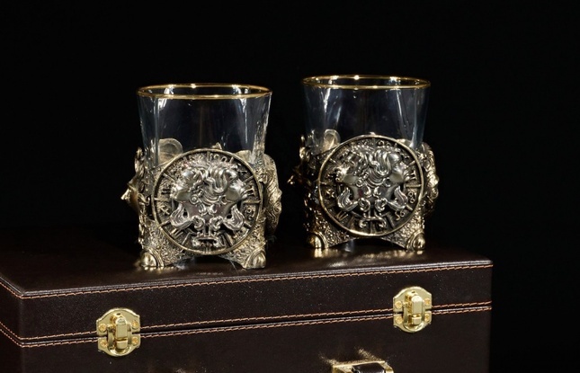 Стакан для виски Зодиак  "Близнецы" 2 шт.  в подарочном кейсе с художественным оформлением 310 мл - фото №1