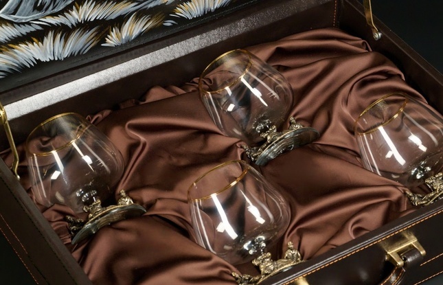 Бокал для коньяка "Охотники на привале"эконом   4 шт. в подарочном футляре с художественным оформлением  430 мл - фото №1