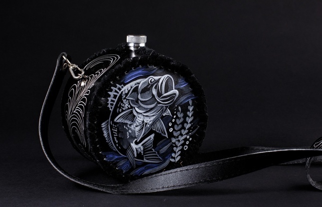 Фляжка 1000 мл. круглая с ремнем - фото №3