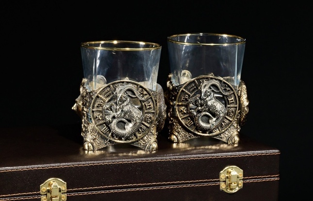 Стакан для виски Зодиак  "Козерог" 2 шт.  в подарочном кейсе с художественным оформлением 310 мл