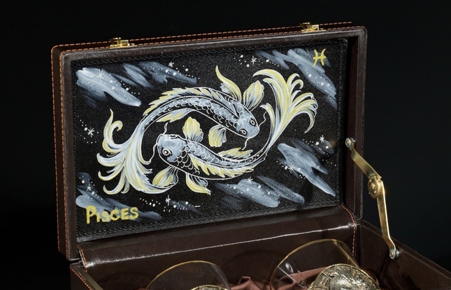 Стакан для виски Зодиак  "Рыбы" 2 шт.  в подарочном кейсе с художественным оформлением 310 мл - фото №2