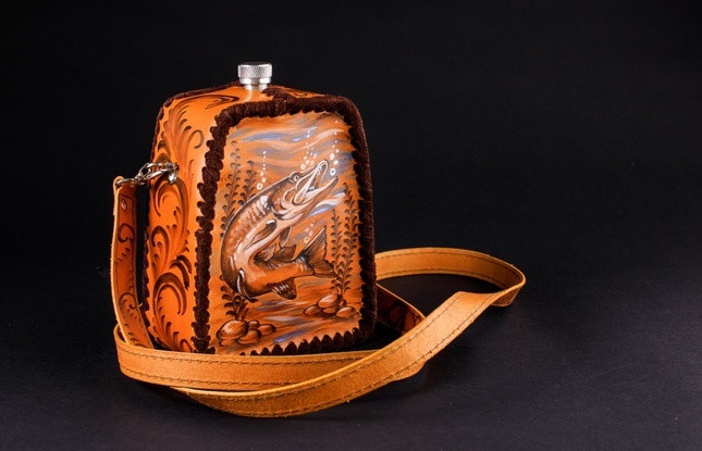 Фляжка 1000 мл. пирамида с ремнем - фото №2