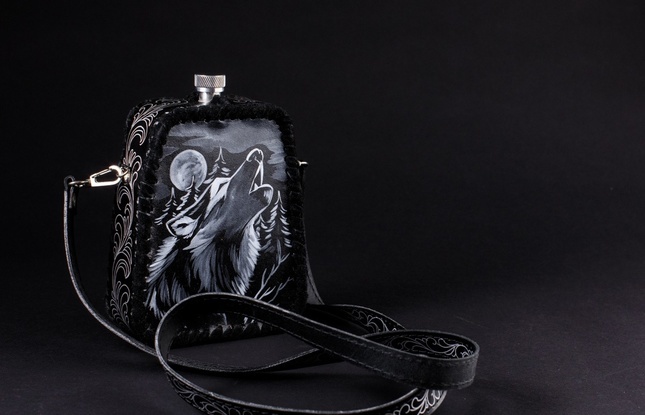 Фляжка 700 мл. пирамида с ремнем - фото №3