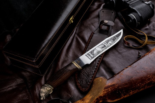 Нож туристический Ферзь сталь 65Х13 в подарочном футляре.