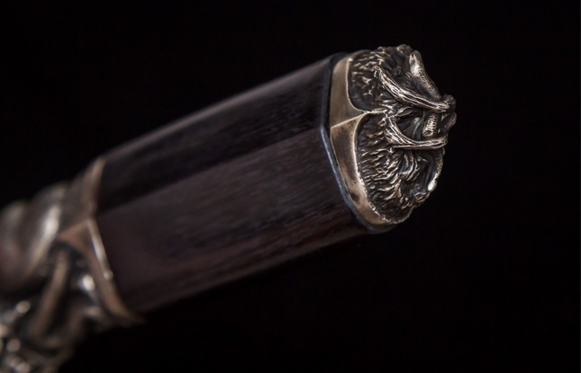 Авторский нож «Питон» (нержавеющий дамаск, черное дерево, благородный металл, клык моржа) - фото №4