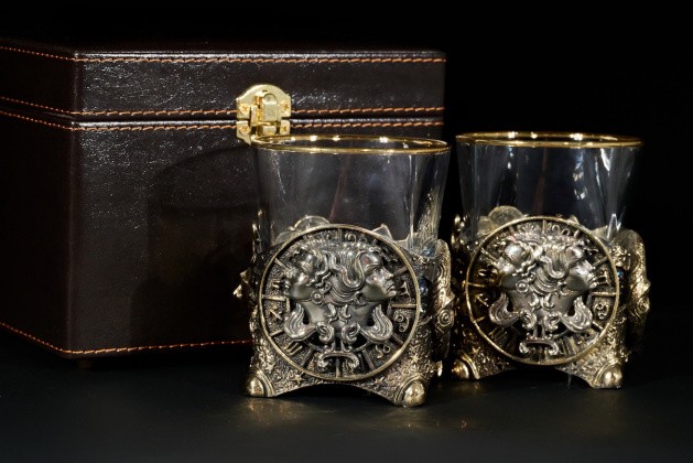 Стакан для виски Зодиак  "Близнецы" 2 шт.  в подарочном кейсе с художественным оформлением 310 мл