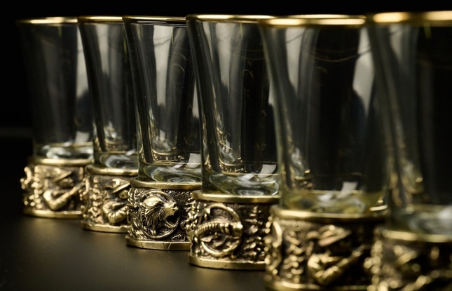 Набор стопок для текилы  "Охота на медведя" - фото №1