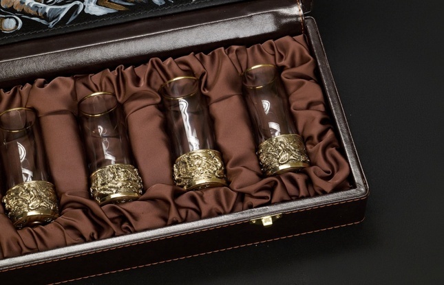 Набор стопок патрон  "Охотники на привале""  50 мл 6 шт  в подарочном футляре с художественным оформлением - фото №6