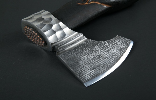 Топор Русич, камень, резная рука - фото №2