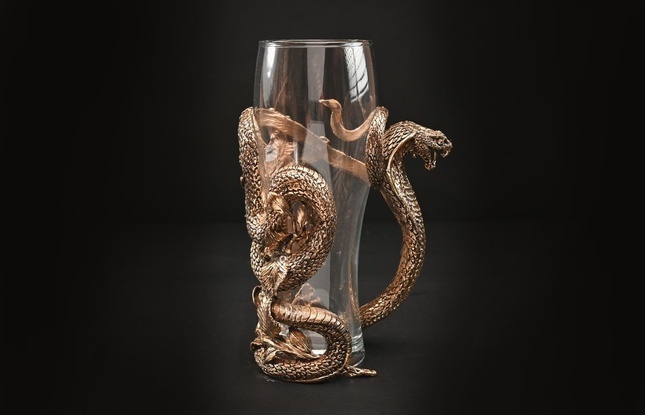 Набор пивных бокалов "Год Змеи" 2 шт. в подарочном футляре с художественным оформлением - фото №4