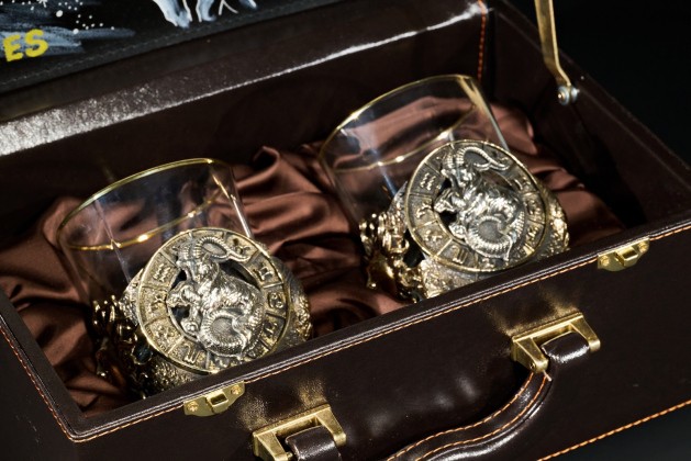 Стакан для виски Зодиак  "Козерог" 2 шт в подарочном футляре