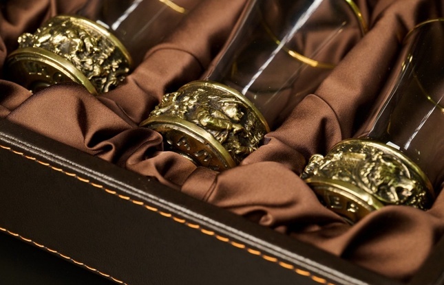 Набор стопок для  текилы "Охота на медведя"  50 мл 3 шт  в подарочном футляре с художественным оформлением - фото №3