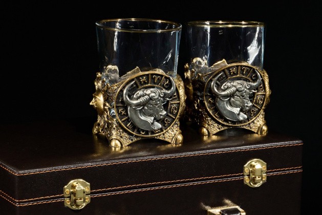 Стакан для виски Зодиак  "Телец" 2 шт.  в подарочном кейсе с художественным оформлением 310 мл