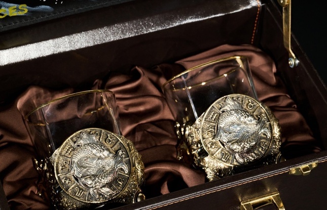 Стакан для виски Зодиак  "Рыбы" 2 шт.  в подарочном кейсе с художественным оформлением 310 мл - фото №3