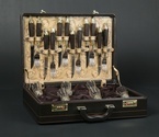 Подарочный набор "Охотничье застолье" в кейсе (6 лафитников, 12 приборов) - фото №1