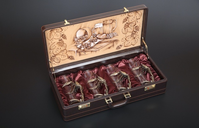 Набор пивных бокалов "Рак" 4 шт.  в подарочном футляре с художественным оформлением - фото №2