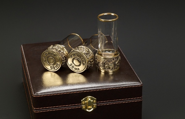 Набор стопок патрон  "Охота""  50 мл 3 шт  в подарочном футляре с художественным оформлением - фото №1