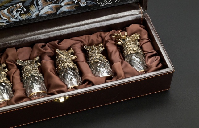 Набор стопок "Звери Могучие"  6 шт в подарочном футляре с художественным оформлением - фото №5