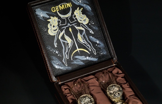 Набор лафитников  для водки «Знаки Зодиака Близнецы» (2 шт.) в подарочном футляре c художественным оформлением 50 мл - фото №1