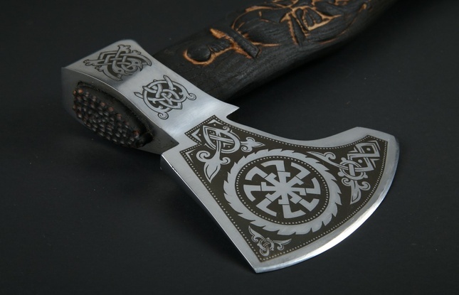 Топор Охотник, рисунок узор, резная ручка - фото №2