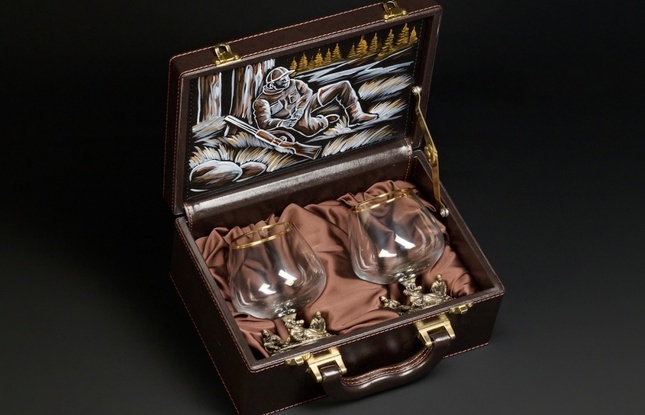 Бокал для коньяка "Охотники на привале"эконом   2 шт. в подарочном футляре с художественным оформлением  430 мл