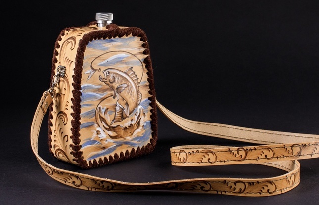 Фляжка 700 мл. пирамида с ремнем - фото №4