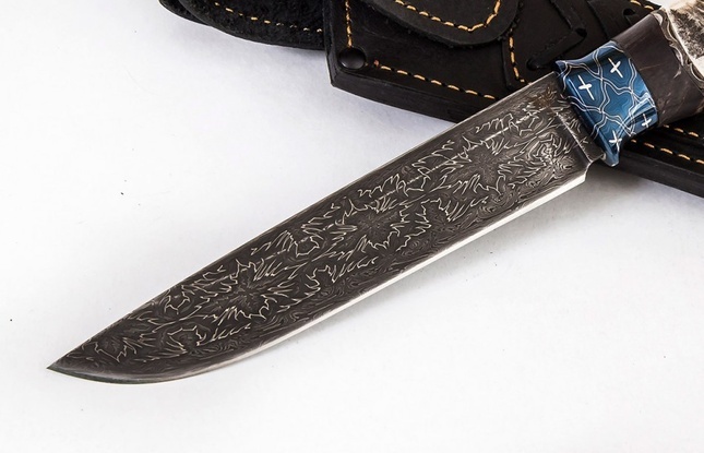 Авторский Нож «Охотник» (мозаичный дамаск с никелем, кость моржа, больстер мозайка) скримшоу - фото №2