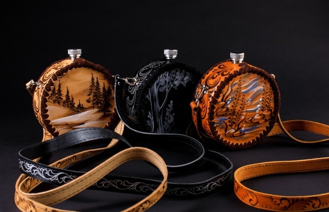 Фляжка 500 мл. круглая с ремнем - фото №1