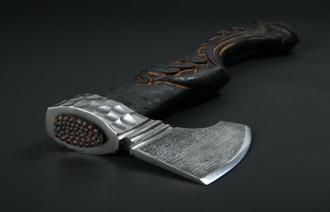 Топор Русич, камень, резная рука - фото №1