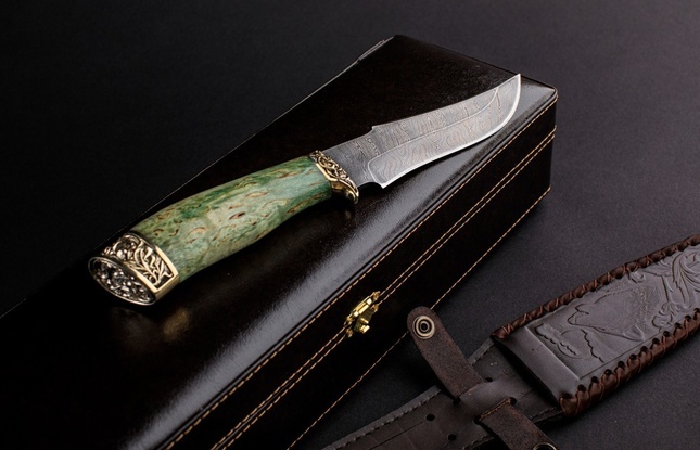 Подарочный нож «Клык 2» (дамасская сталь, карельская береза) в футляре - фото №4